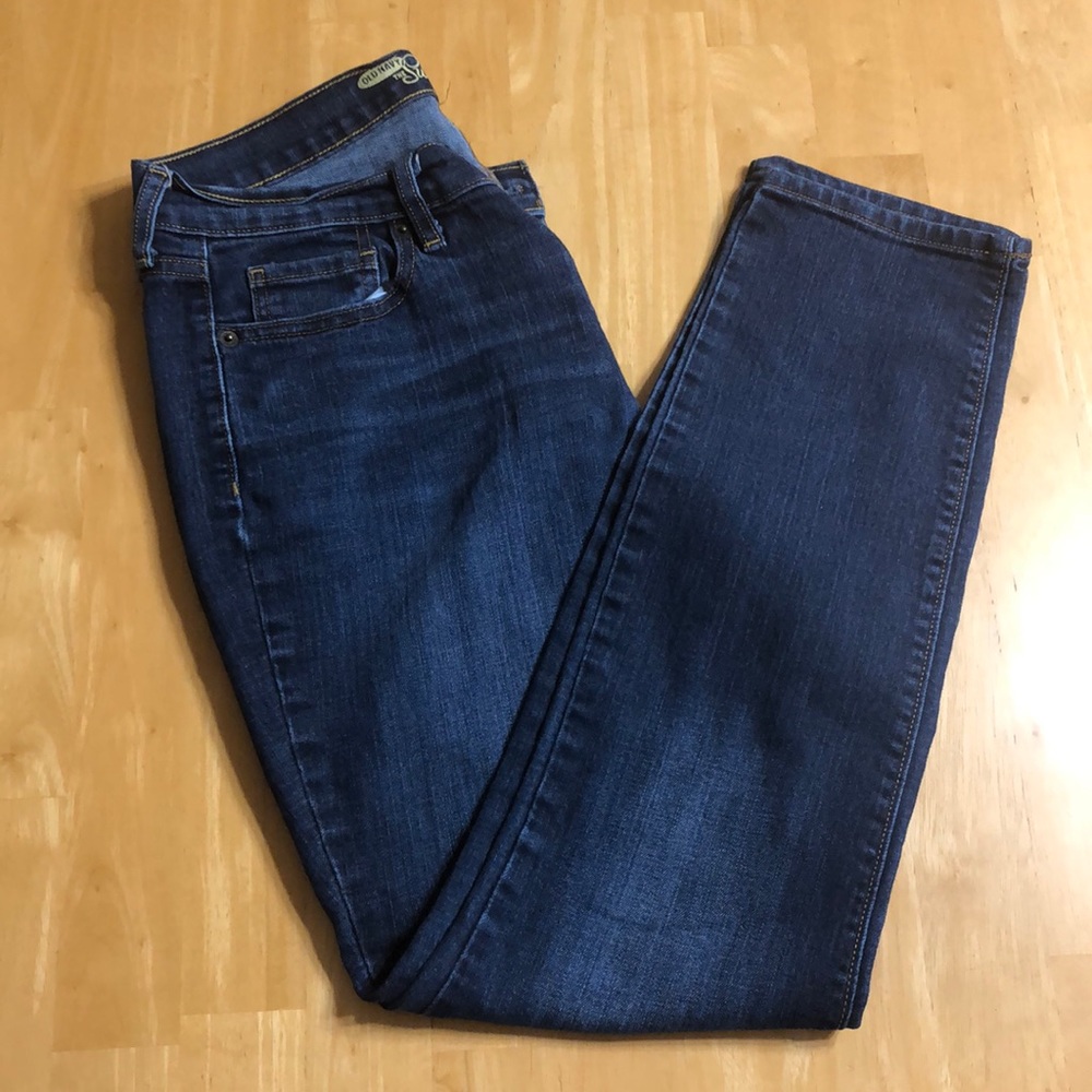 Old navy sweetheart skinny jeans. Size 8P